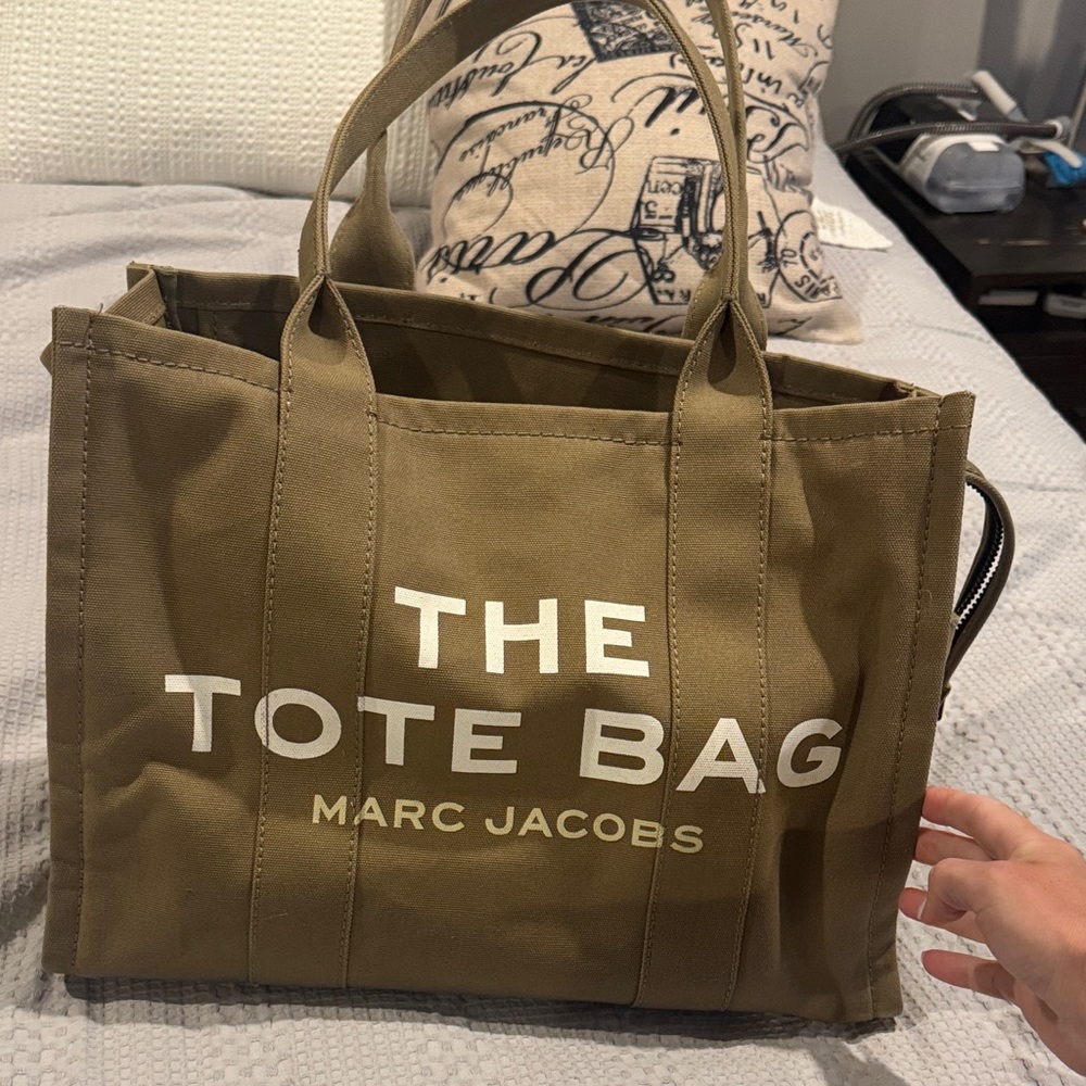Marc Jacob’s ‘The Tote Bag’ army green size large